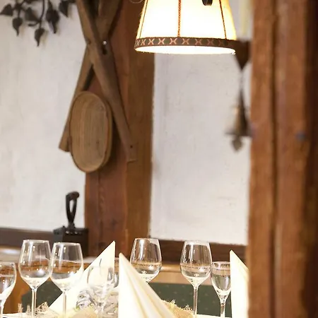 Naturhotel Holzwurm Otel 3*